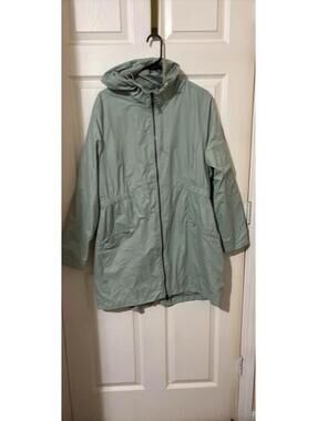 Kirkland Signature Women's Light Green Hooded Jacket Large